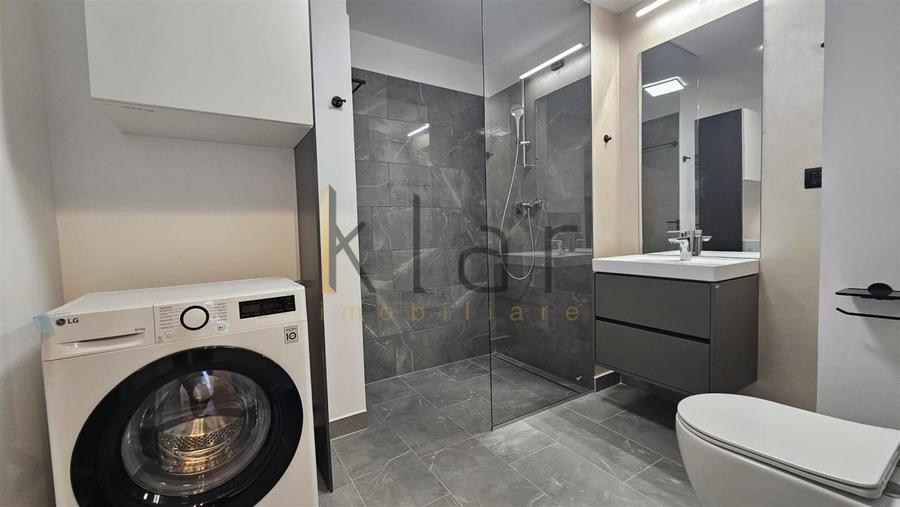 Apartament cu 3 camere semidecomandat, mobilat în Semicentral