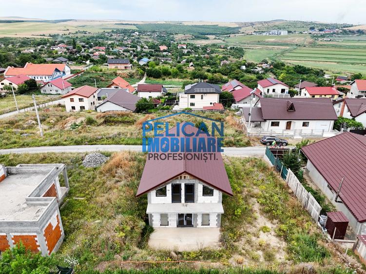 Casă individuală cu 4 camere cu Teren 500 Mp în Malcoci