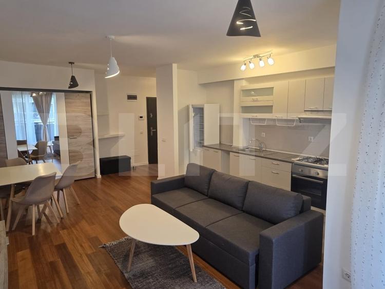 Apartament cu 2 camere semidecomandat, mobilat în Sopor
