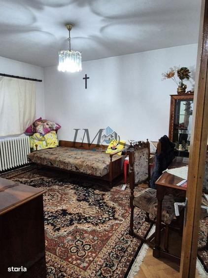 Apartament cu 4 camere decomandat în Aronești