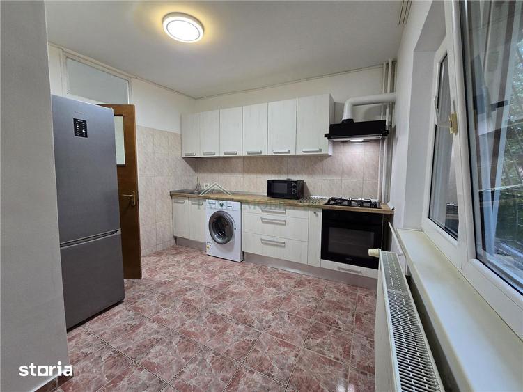 Apartament cu 2 camere, mobilat în Tei