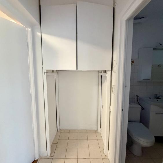 Apartament cu 3 camere decomandat în Cornișa