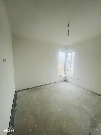 Casă cu 4 camere cu Teren 500 Mp în Sântandrei