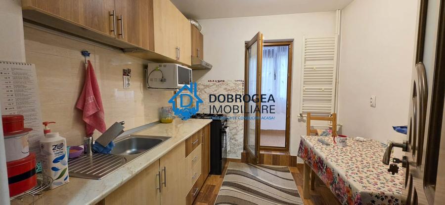 Apartament cu 2 camere decomandat, mobilat în C5