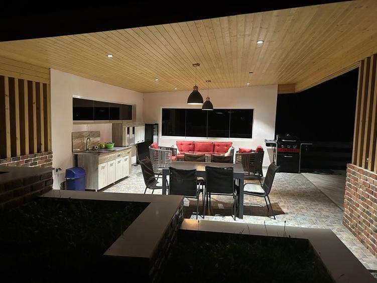 Casă cu 3 camere în Exterior Vest