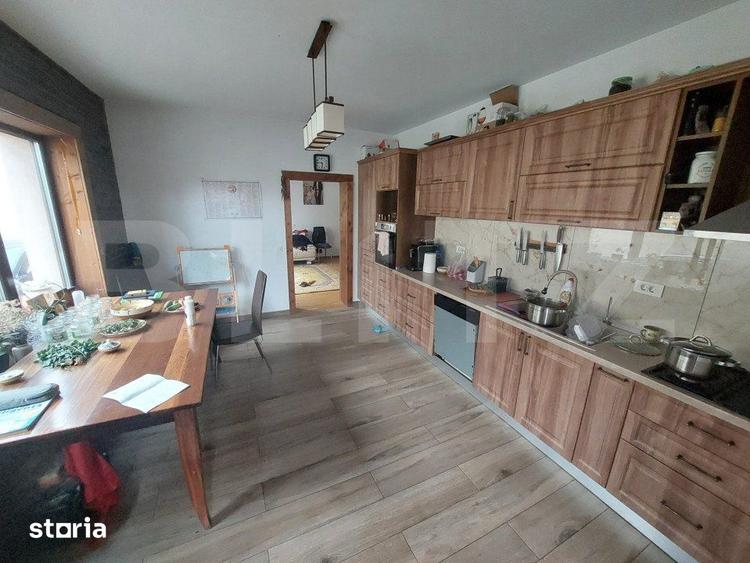 Casă cu 8 camere cu Teren 900 Mp în Săcele