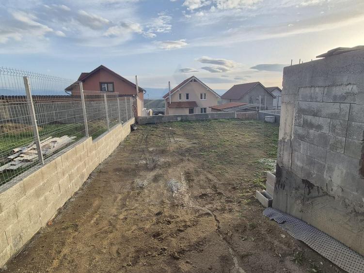 Casă individuală cu 5 camere cu Canalizare în Șura Mare