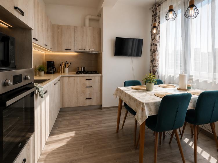 Apartament cu 3 camere semidecomandat în Central