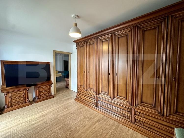 Apartament cu 3 camere semidecomandat, mobilat în Florești