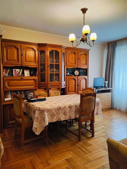 Apartament cu 3 camere decomandat în Rogerius