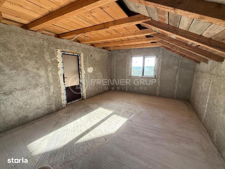 Casă cu 4 camere cu Teren 1517 Mp în Hadâmbu
