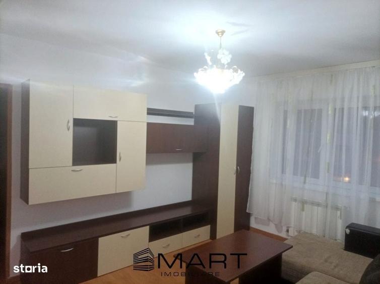 Apartament cu 3 camere semidecomandat în Vasile Aaron