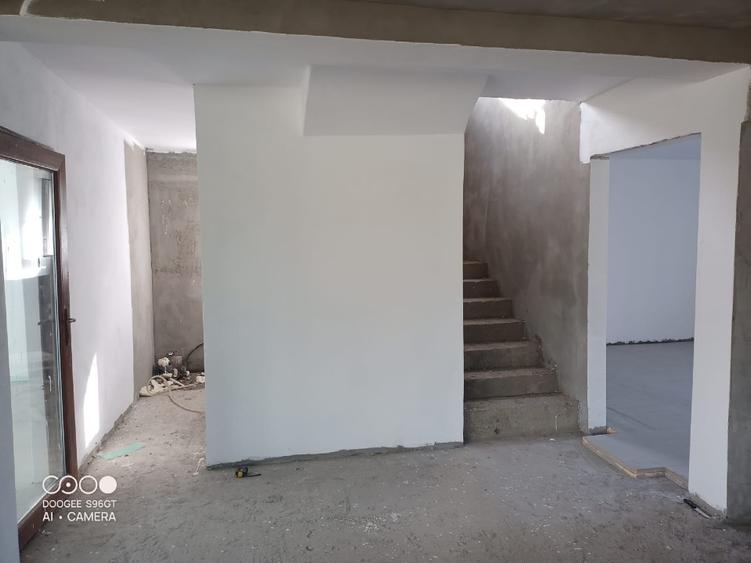 Casă individuală cu 5 camere în Vânători