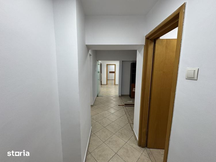 Spațiu comercial, de 98.65 mp, în Națiunile Unite