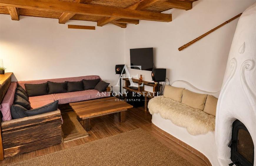 Casă individuală cu 5 camere cu Teren 28000 Mp în Roșia