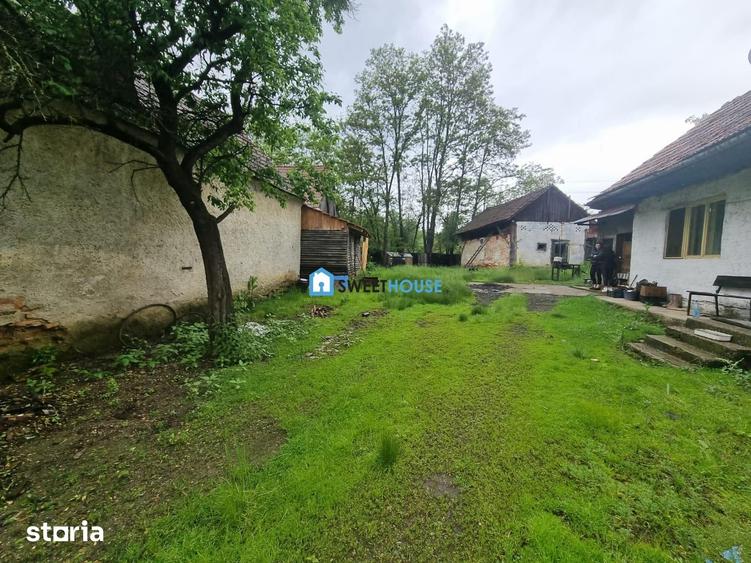 Casă cu 2 camere cu Teren 382 Mp în Șinca