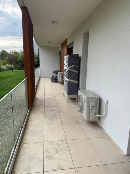 Apartament cu 3 camere semidecomandat în Băneasa