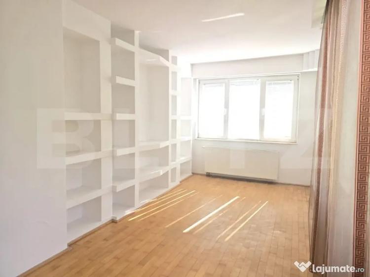 Casă cu 7 camere cu Teren 1535 Mp în Vetiș
