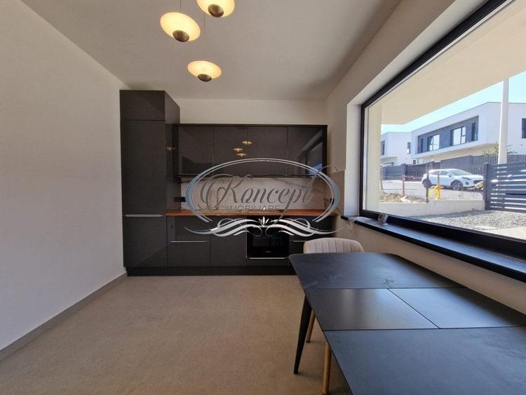 Duplex cu 6 camere cu Canalizare în Europa