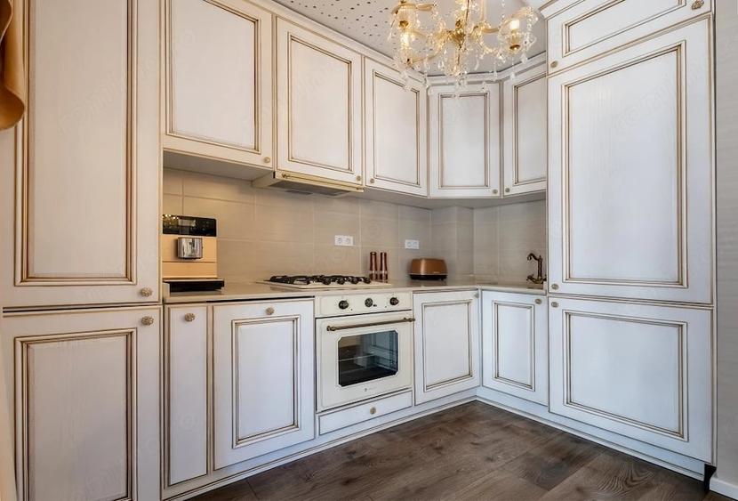 Apartament cu 3 camere în Barbu Văcărescu