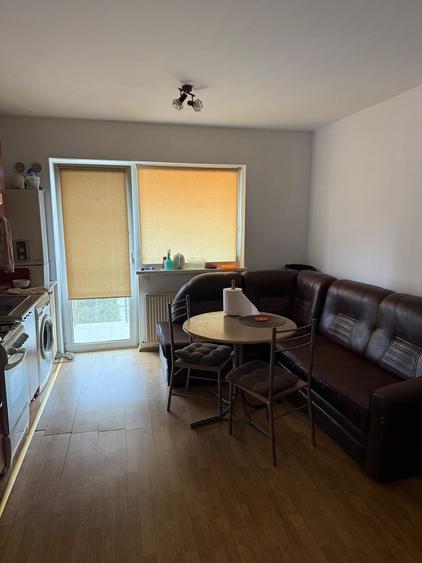 Apartament cu 3 camere decomandat în Florești