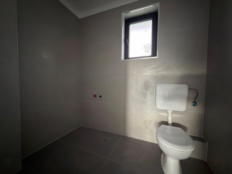 Casă individuală cu 3 camere cu Canalizare în Glina