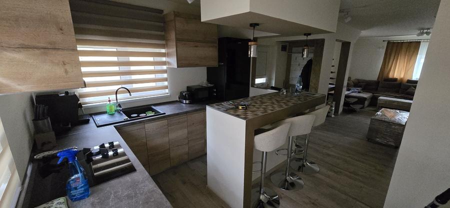 Casă cu 3 camere în Exterior Vest