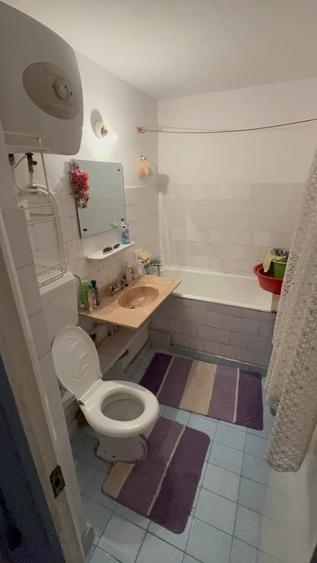 Apartament cu 3 camere decomandat în Găvana