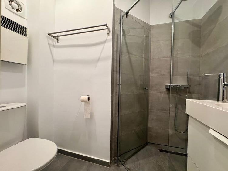 Apartament de vanzare — 3 camere, ultracentral, Bulevardul Nicolae Bălcescu - 9