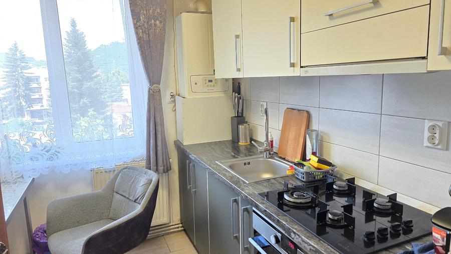 Apartament cu 3 camere semidecomandat în Ultracentral