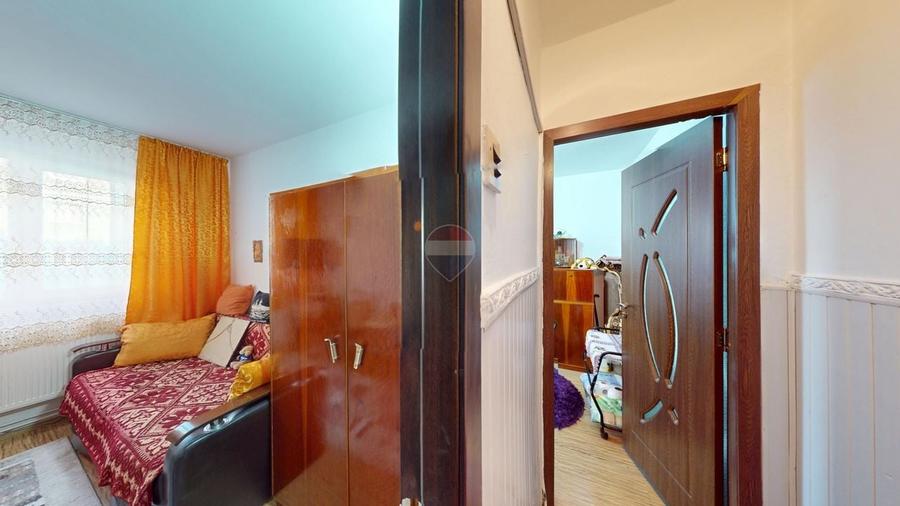 Apartament cu 3 camere decomandat, mobilat în Central