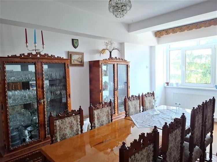 Apartament cu 4 camere decomandat, mobilat în Ultracentral