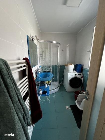 Casă cu 4 camere cu Canalizare în Florești