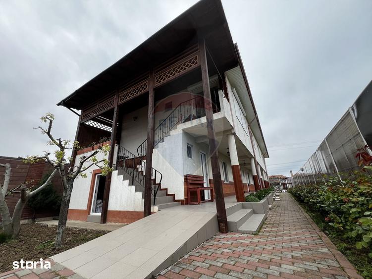 Casă cu 9 camere cu Teren 480 Mp în Limanu