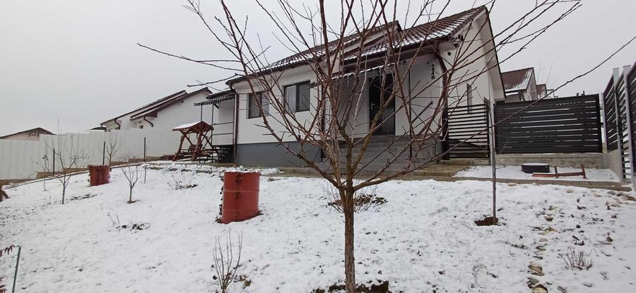 Casă cu 3 camere cu Teren 400 Mp în Central