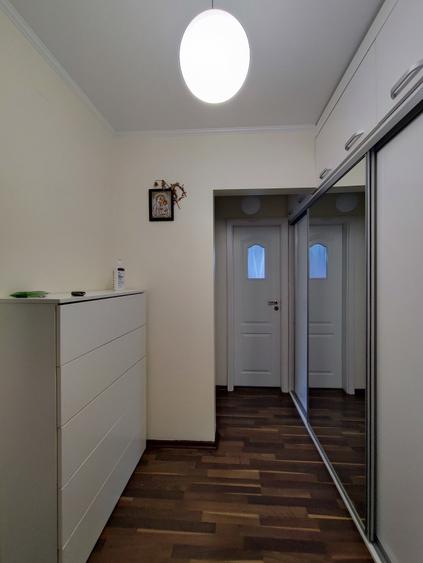 Apartament cu 3 camere decomandat în Inel I