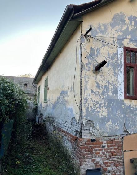 Casă individuală cu 2 camere cu Canalizare în Buziaș