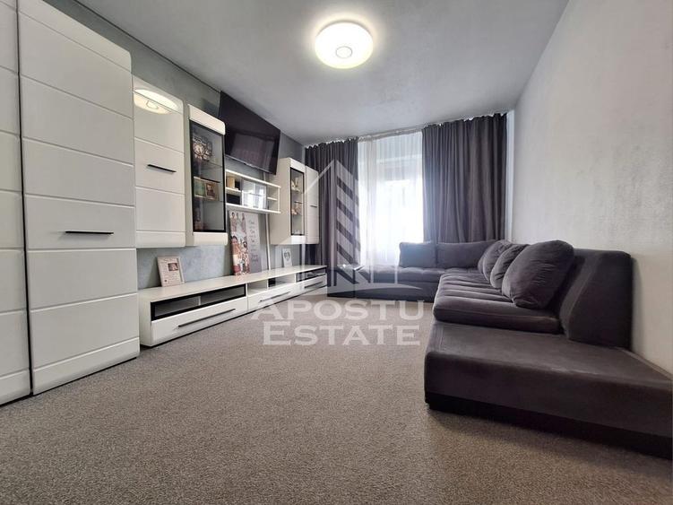 Apartament cu 3 camere decomandat, mobilat în Central