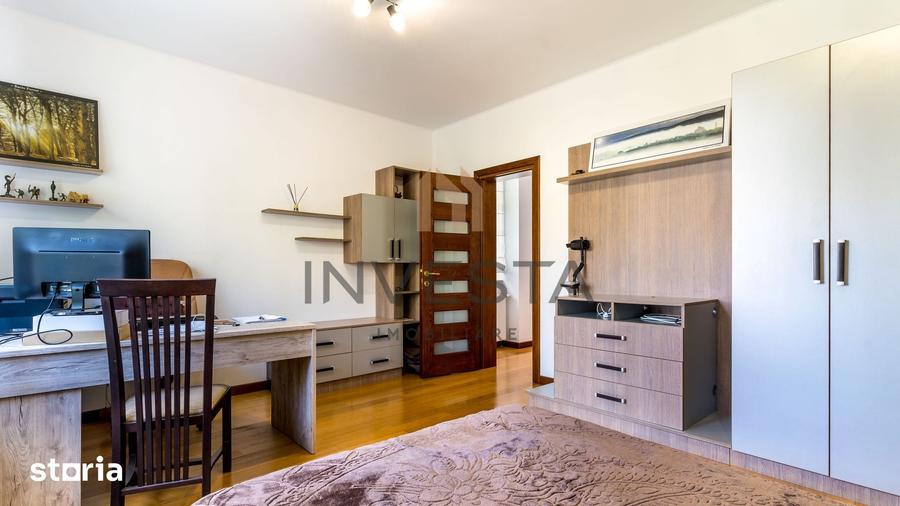 Casă cu 6 camere cu Teren 471 Mp în Central