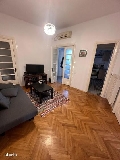 Apartament cu 3 camere semidecomandat în Central