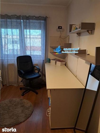 Apartament cu 3 camere decomandat în Banat