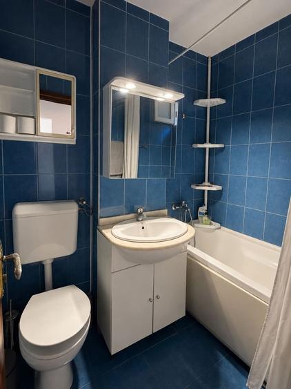 Apartament cu 3 camere semidecomandat în Dărmănești