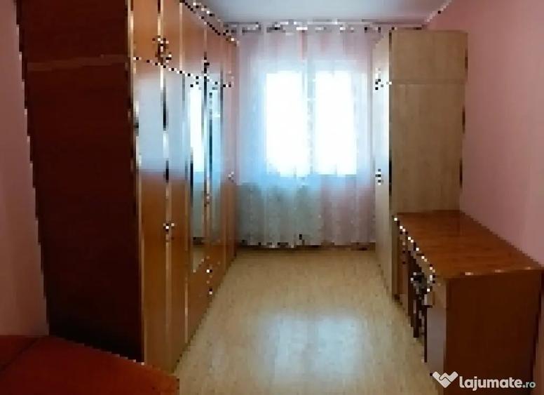 Apartament cu 3 camere nedecomandat în Titan