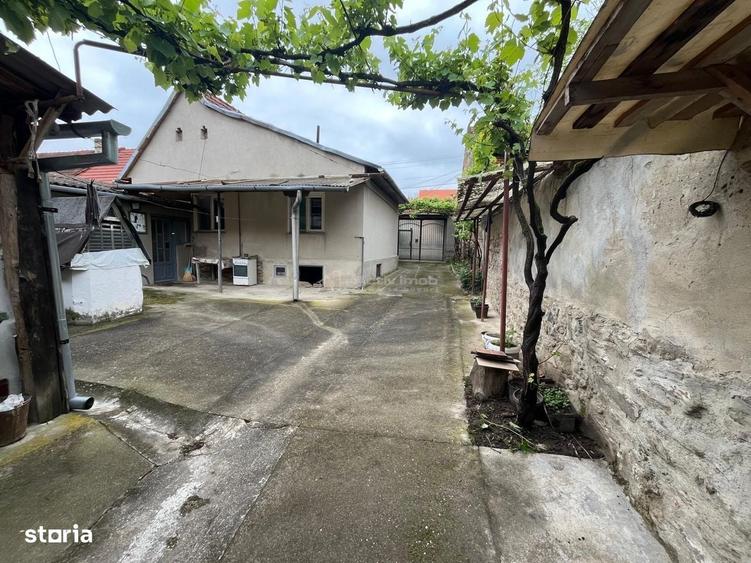 Casă cu 3 camere în Central