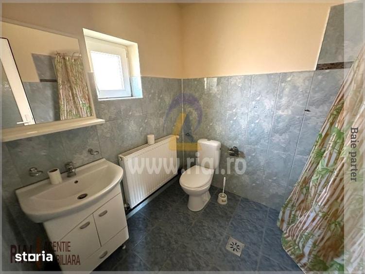 Casă cu 8 camere cu Teren 1110 Mp în Central