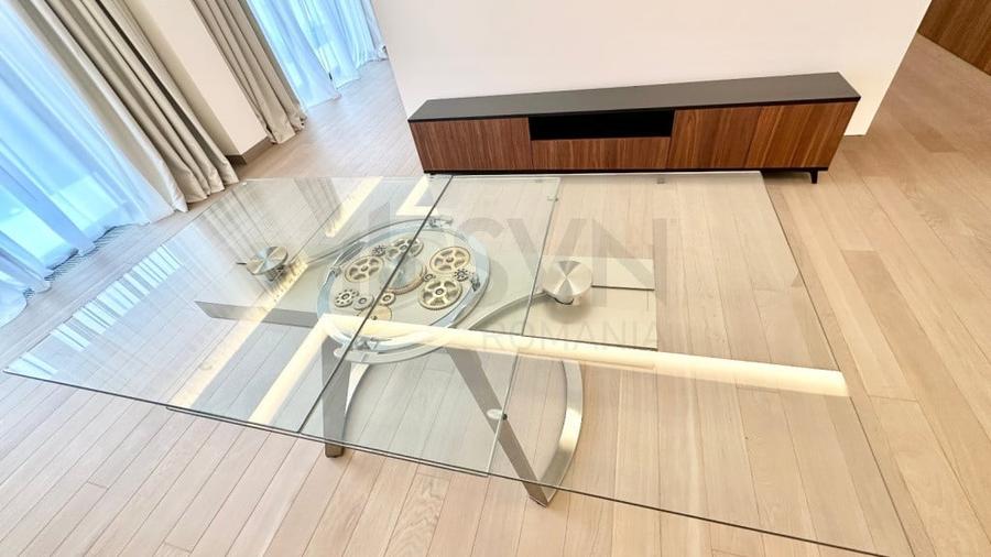 Apartament cu 5 camere decomandat în Kiseleff