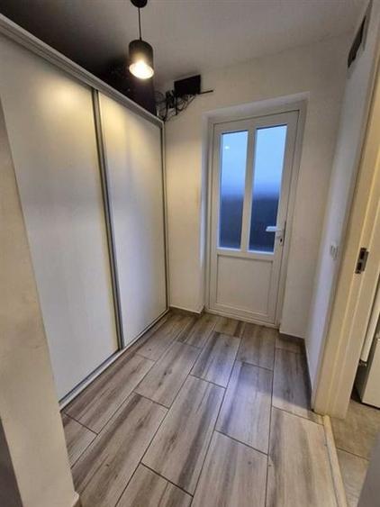 Duplex cu 3 camere cu Canalizare în Triaj