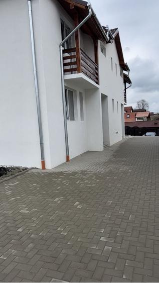 Casă cu 4 camere în Lazaret