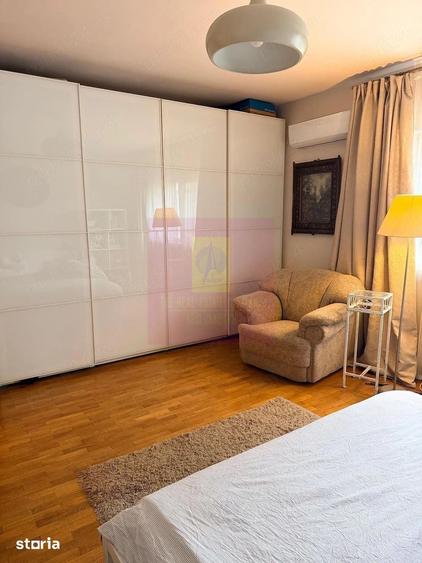 Apartament cu 3 camere decomandat în Nerva Traian
