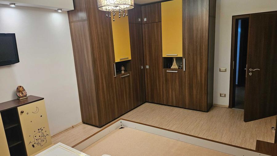 Apartament cu 3 camere decomandat în Calea Călărașilor